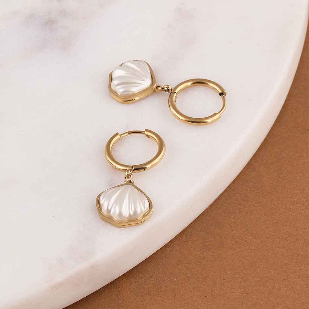 Golden Shell Dangle Earrings image